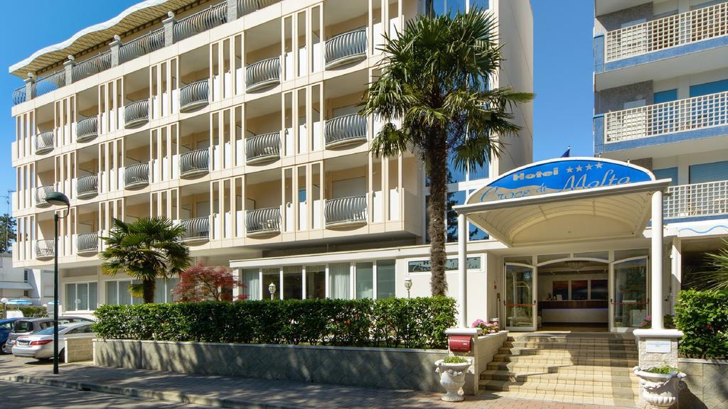 Hotel Croce Di Malta Lignano Sabbiadoro Exterior photo